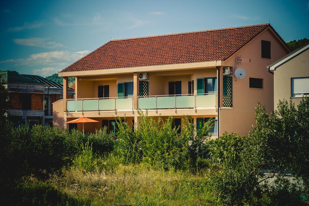 Apartments Dujic Tribalj Pokoj fotografie